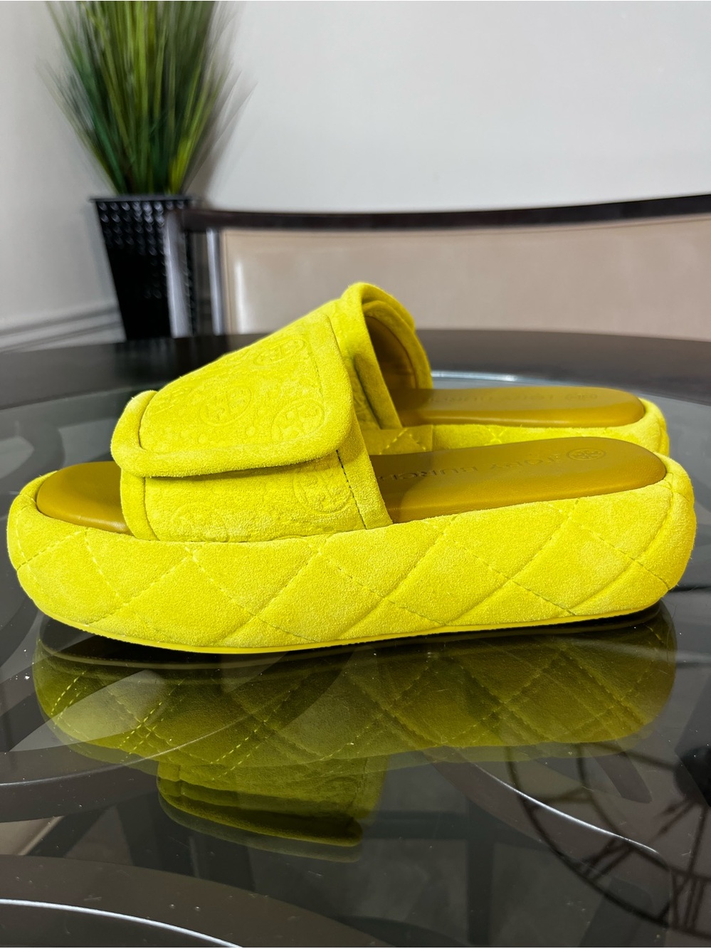 Tory Burch Leather Monogram Bubble Slides in Lime Green/Yellow Sz 9